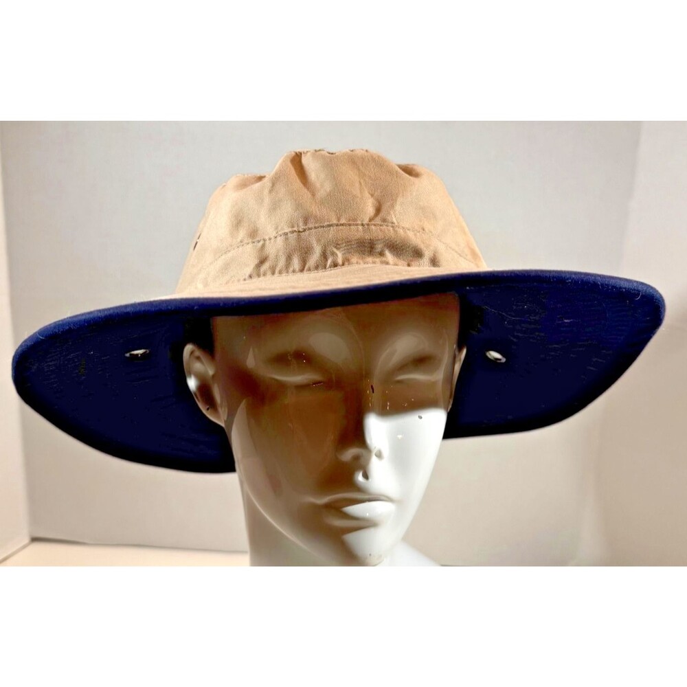 Wallaroo Explorer Tan Unisex wide brim Size L/XL Adjustable Hat